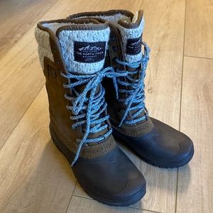 The North Face Shellista II winter boot. Womens size 6